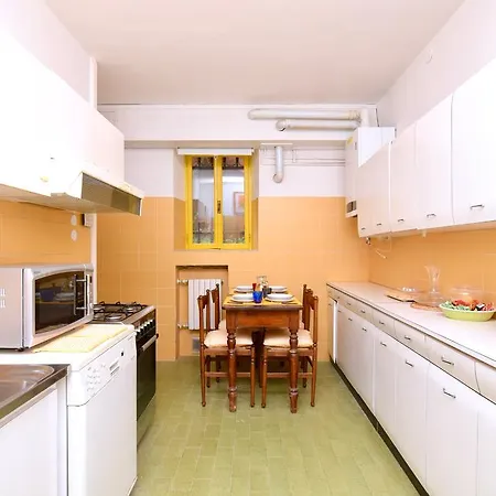 S. Lorenzo 5122 Apartment